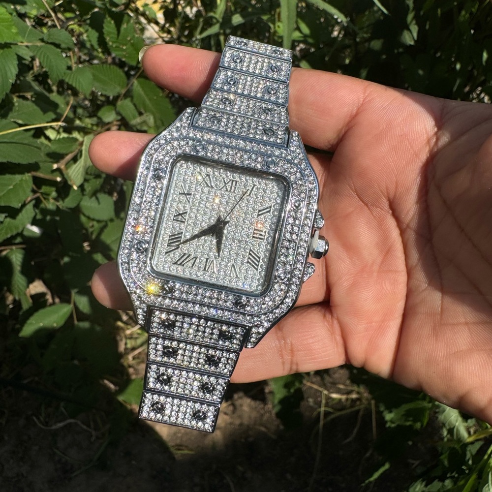 Silver icy Watch 🥶 it’s getting cold in here ❄️